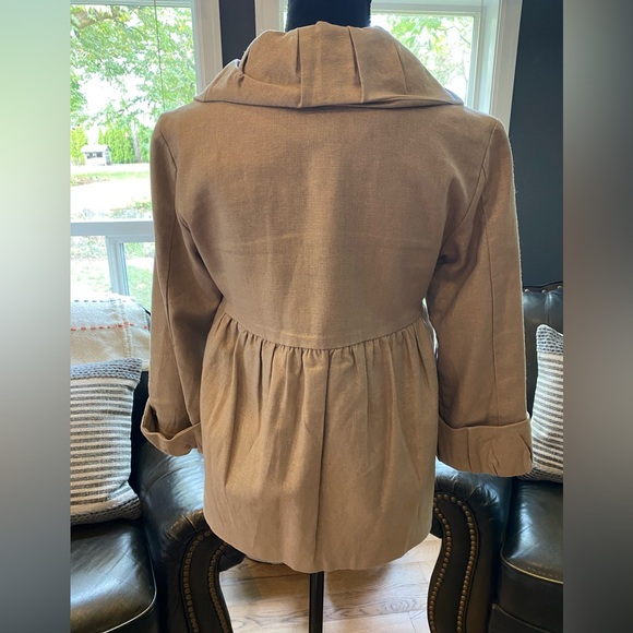 Kenzie Women’s Baby Doll gold shimmering Jacket Sz.4 Tan W/Snap-Buttons. - Picture 4 of 6